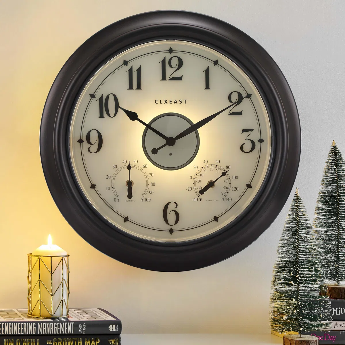 CLXEAST Beleuchtete Outdoor-Uhren, wasserdicht, 45,7 cm, mit intelligentem Sensor, große Outdoor-Uhr mit Thermometer und Hygrometer für Garten, Terrasse, Pool, ölgerieben, Bronze-Schwarz